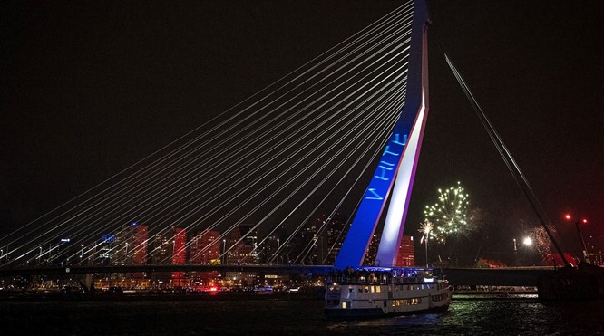 Racistische laserprojecties baren zorgen